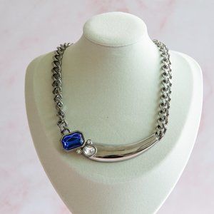 Elegant Silver Necklace with Blue Gemstone